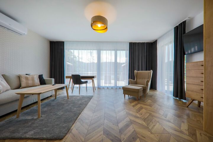Room 10 of 67