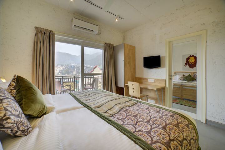 Room 9 of 23