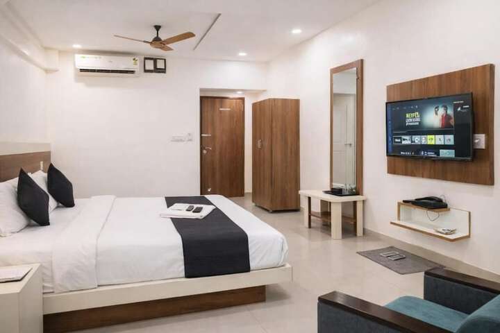 Room 9 of 23