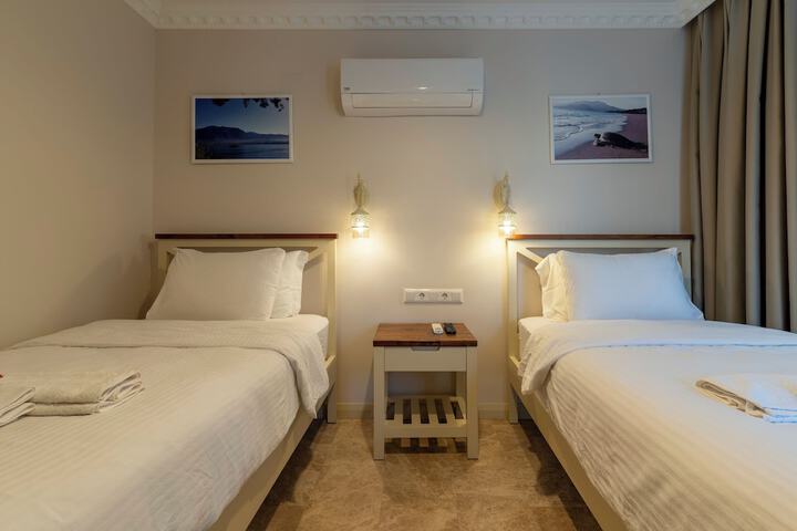 Room 2 of 178