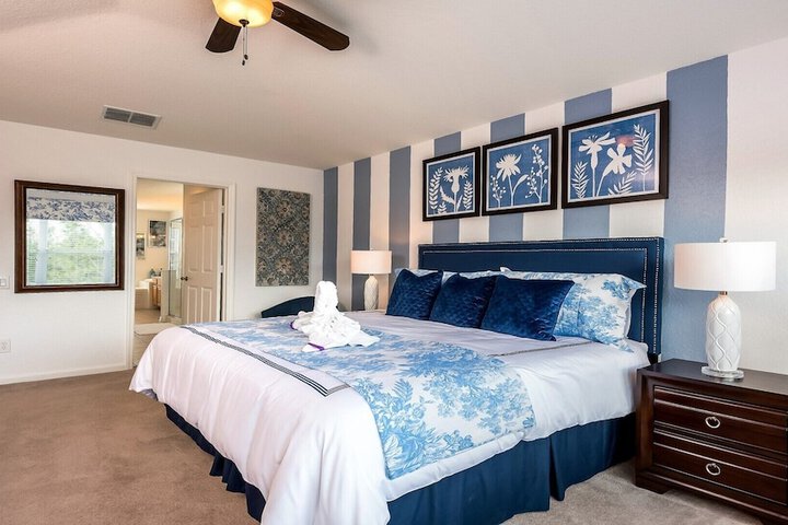 Room 420 of 710