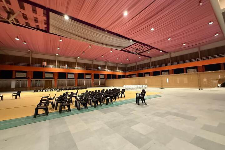 Business Center 24 of 26