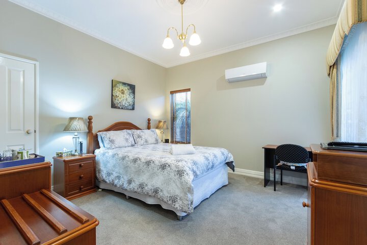Room 13 of 41
