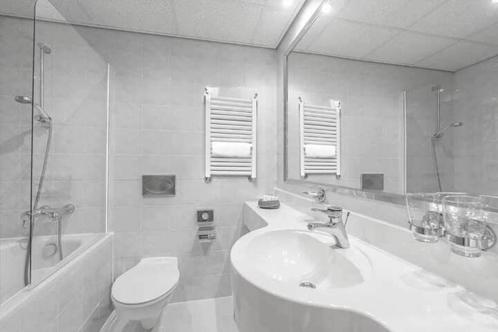 Clean Restrooms