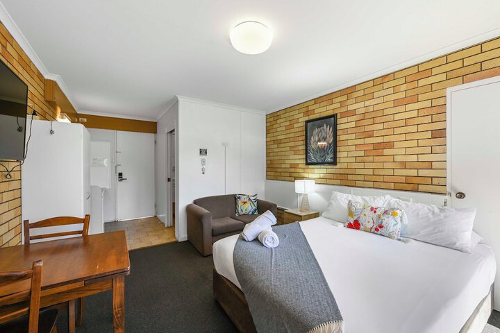 Room 7 of 30