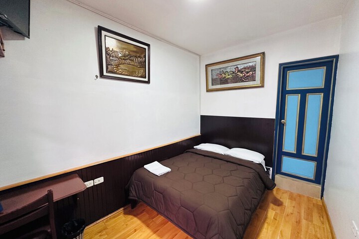 Room 12 of 34
