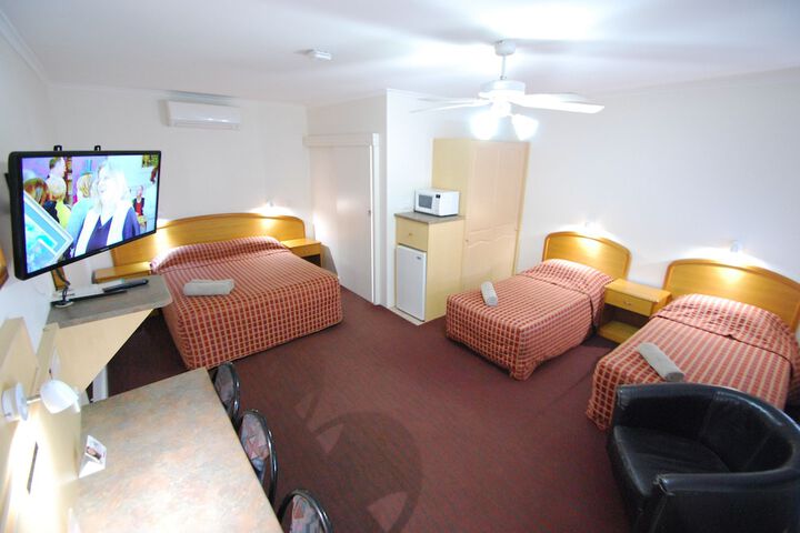 Room 5 of 89