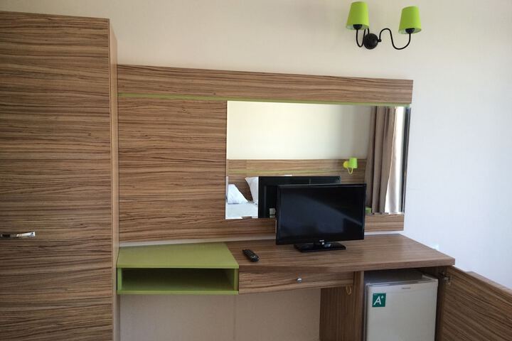 Room 30 of 153