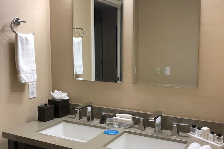 Bathroom sink