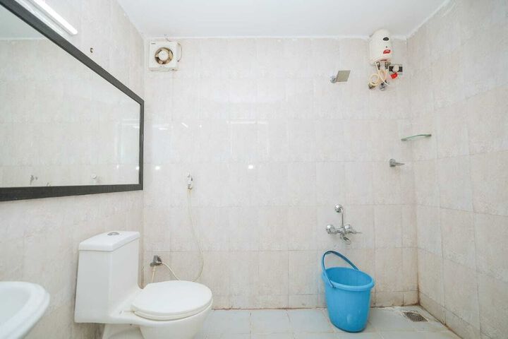 Room 13 of 38