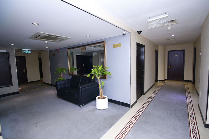 Ballroom/Hall 40 of 42