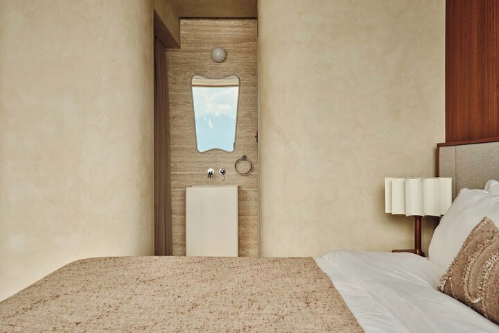 Room 3 of 101