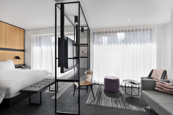 Room 10 of 105