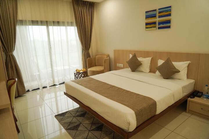 Room 4 of 27