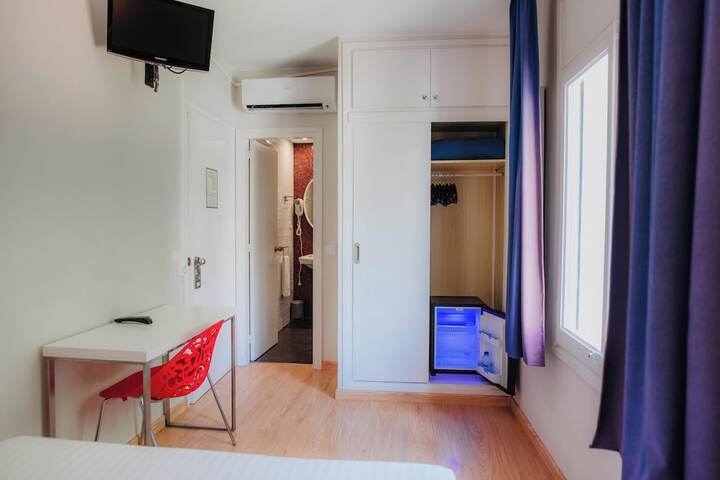 Room 19 of 81