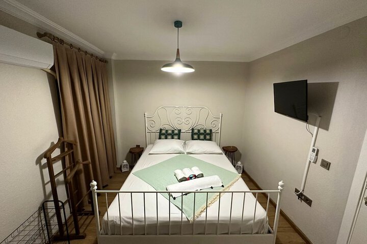 Room 4 of 14