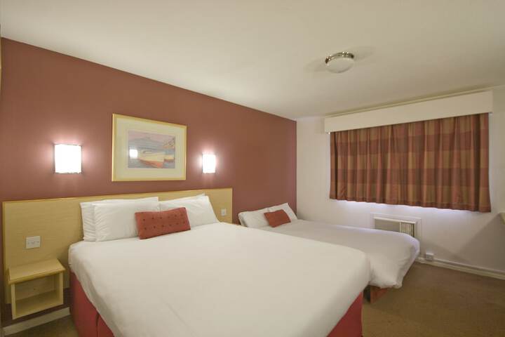 Room 12 of 50