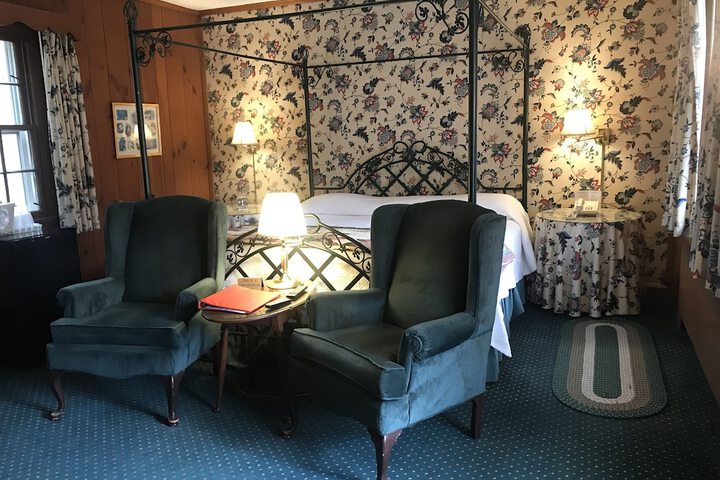 Room 9 of 84