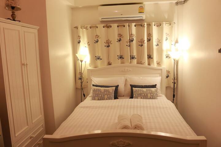 Room 15 of 37