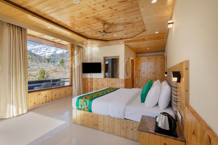 Room 12 of 48