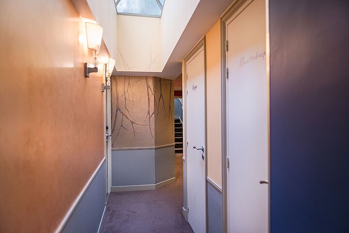 Ballroom/Hall 63 of 73