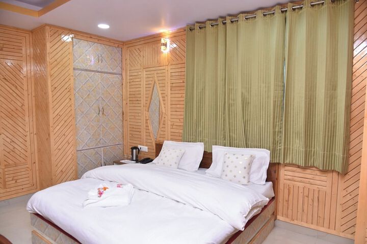 Room 2 of 11