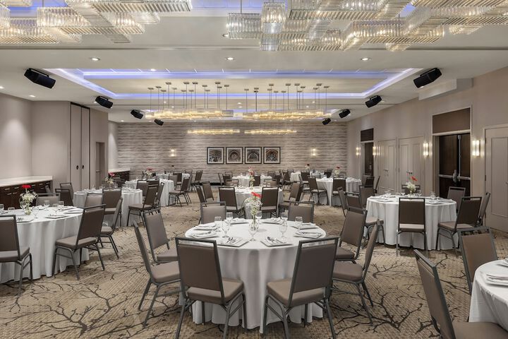 Ballroom/Hall 25 of 27