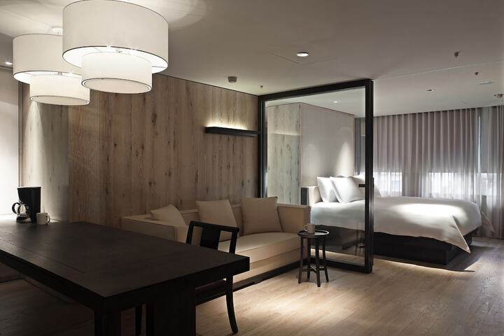 Room 28 of 44