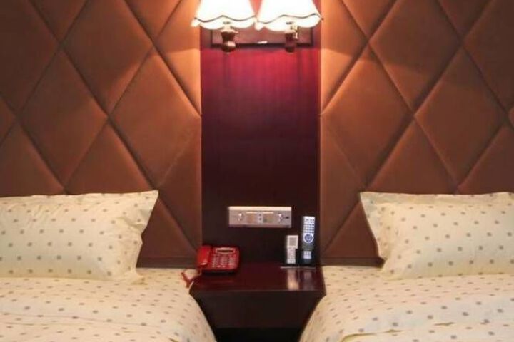 Room 15 of 26