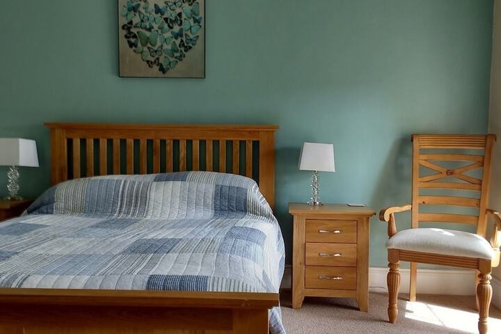 Room 4 of 48