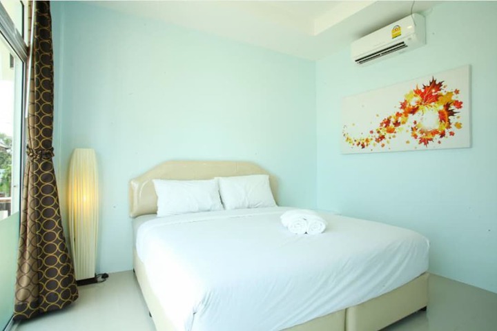 Room 2 of 28