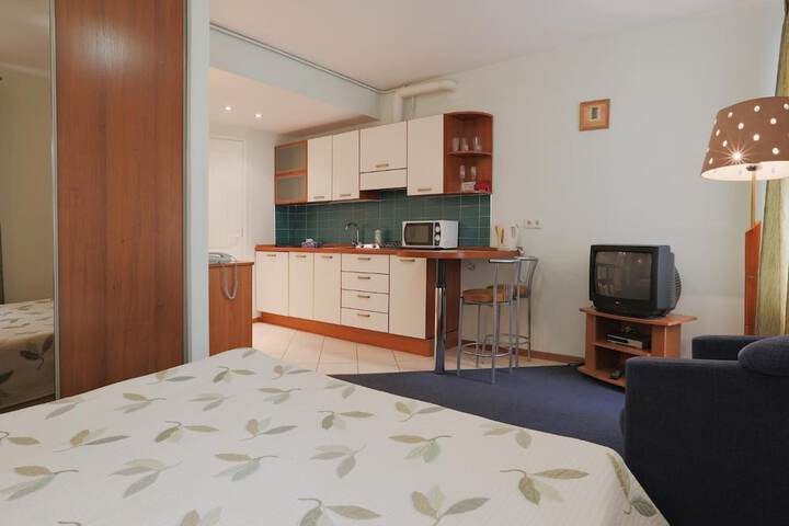 Room 9 of 43