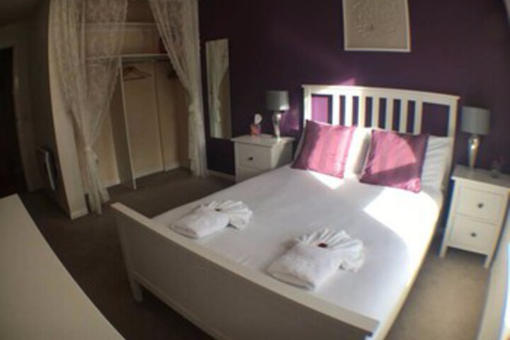 Room 11 of 12