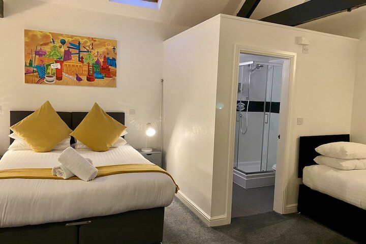Room 9 of 37