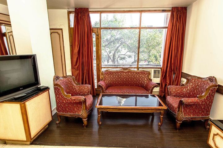 Room 53 of 90