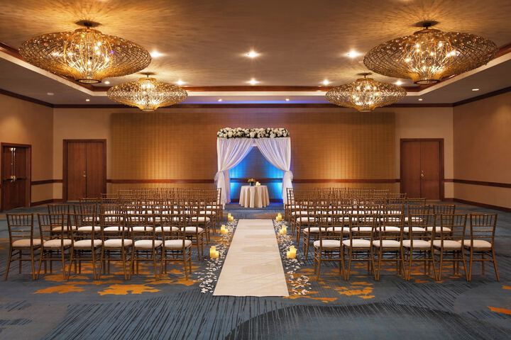 Ballroom/Hall 58 of 67