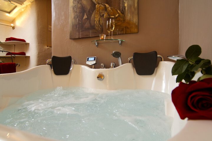 Hot Tub 33 of 57