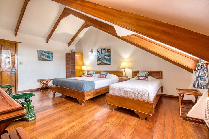 Room 3 of 34
