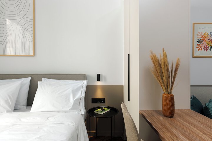 Room 33 of 89