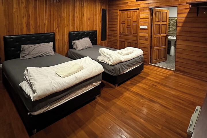 Room 14 of 65