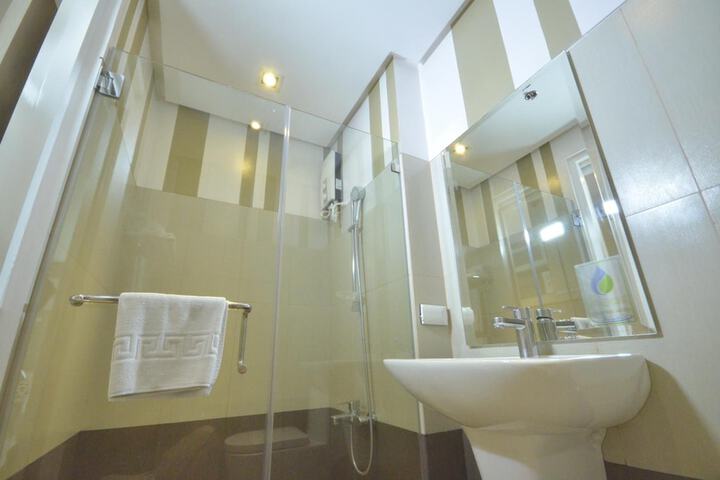 Room 9 of 26