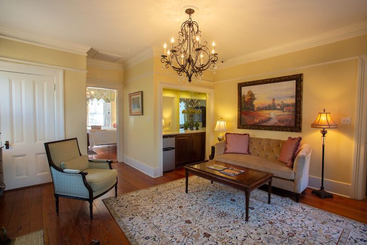Room 93 of 158