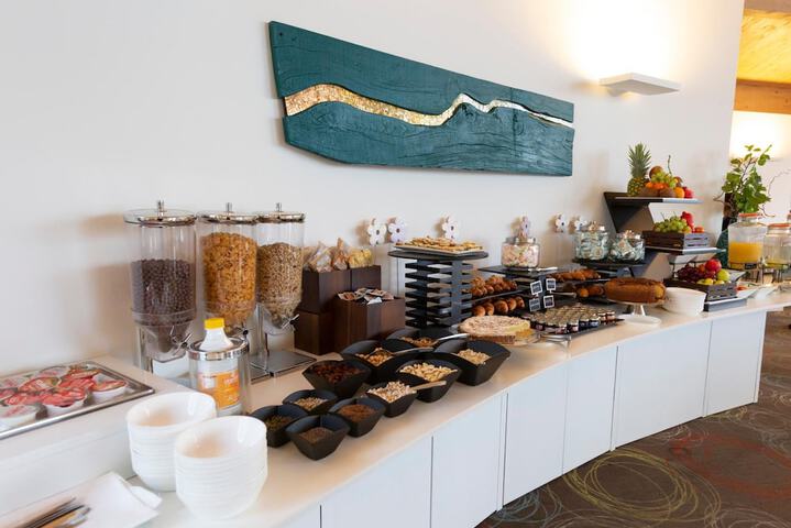 Dining Photos