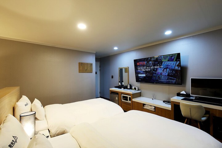 Room 29 of 47