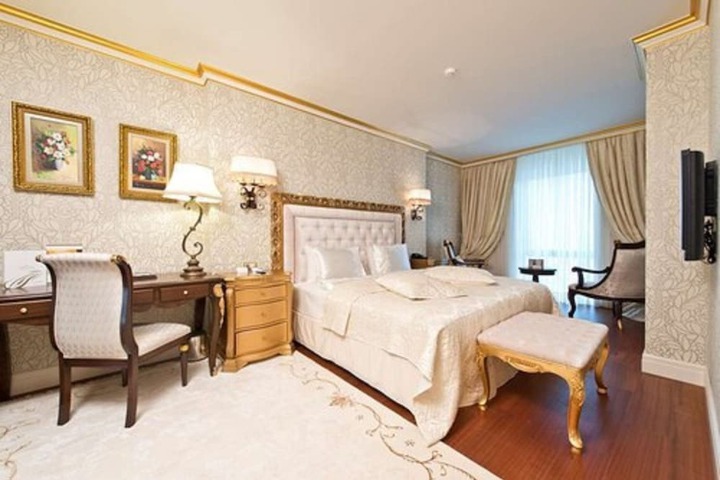 Room 2 of 26