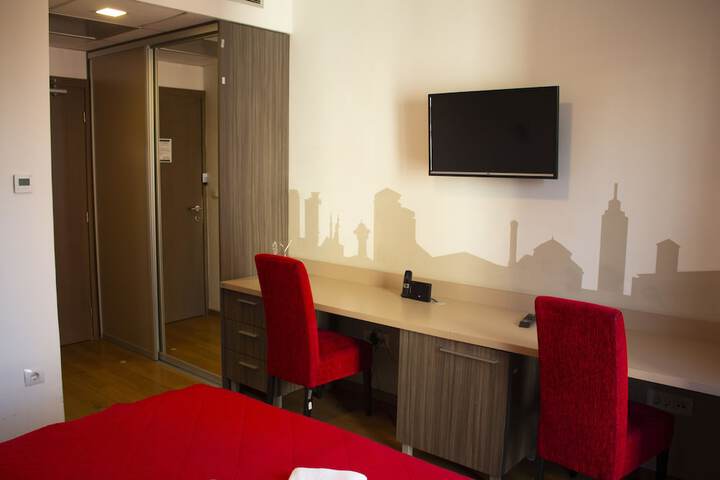 Room 4 of 29