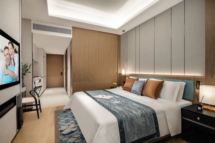 Room 7 of 74