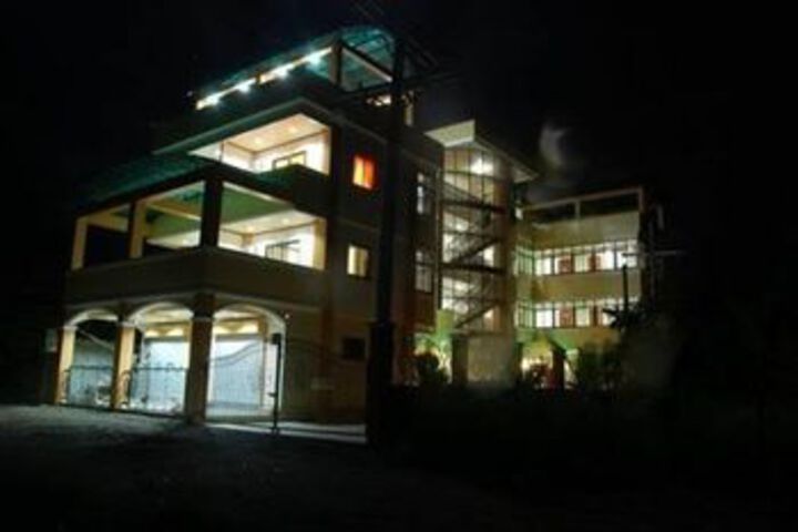 Murmars Le Pram Hotel