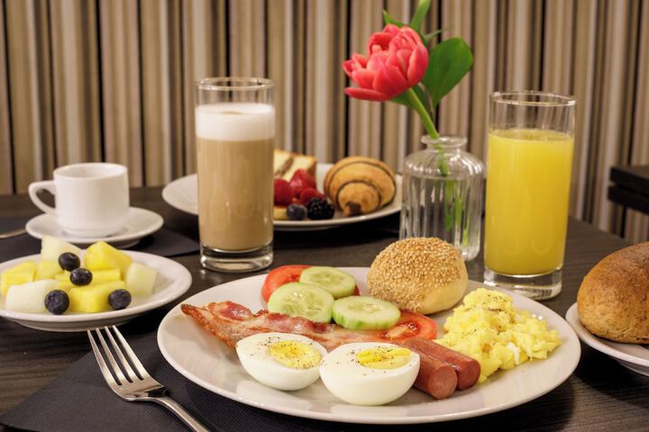 Breakfast/Coffee Service 86 of 95