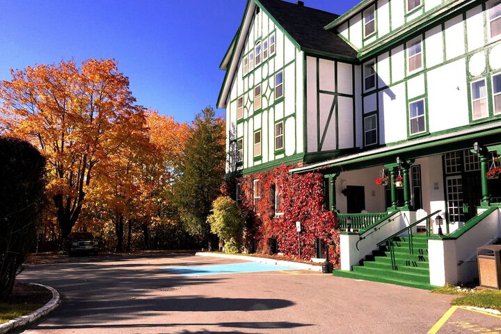 Hotel Exterior 49 of 51